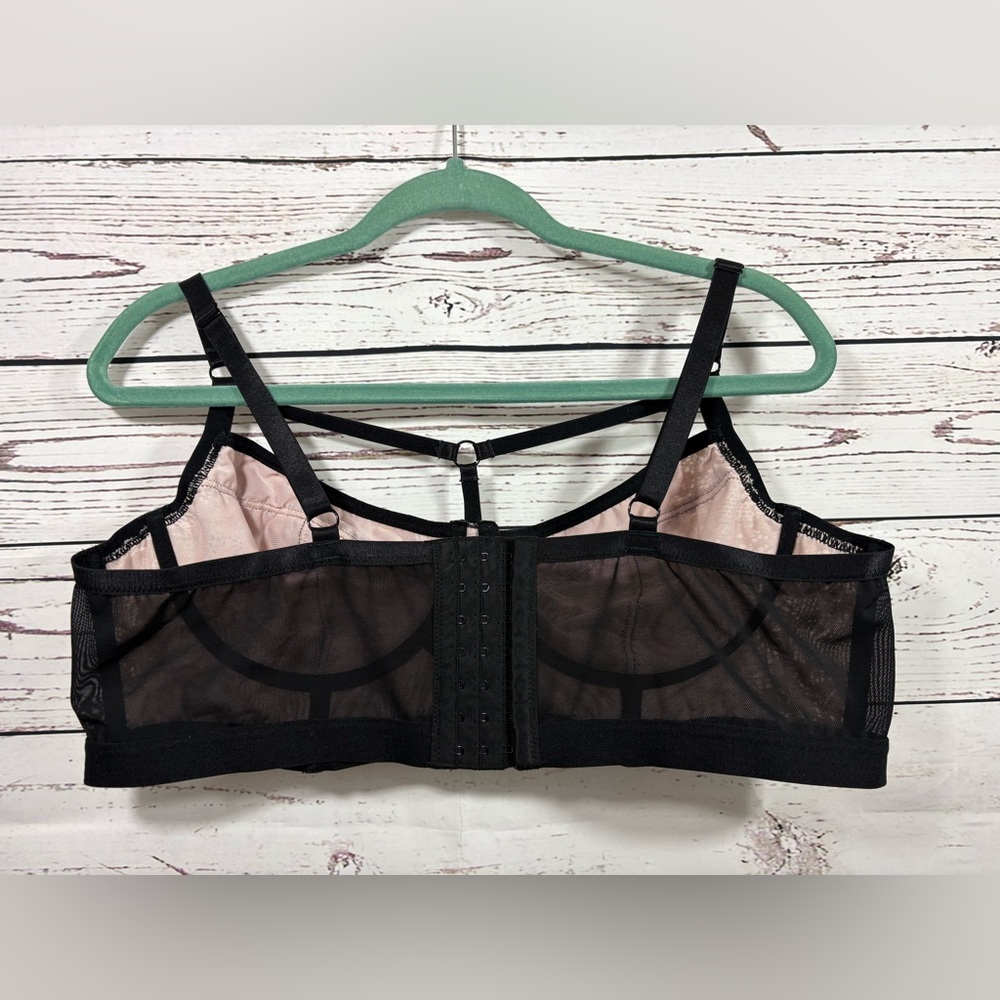 Torrid Blush Pink Lace Underwire Bra with Corset Piping in Size 2 - Picture 5 of 9